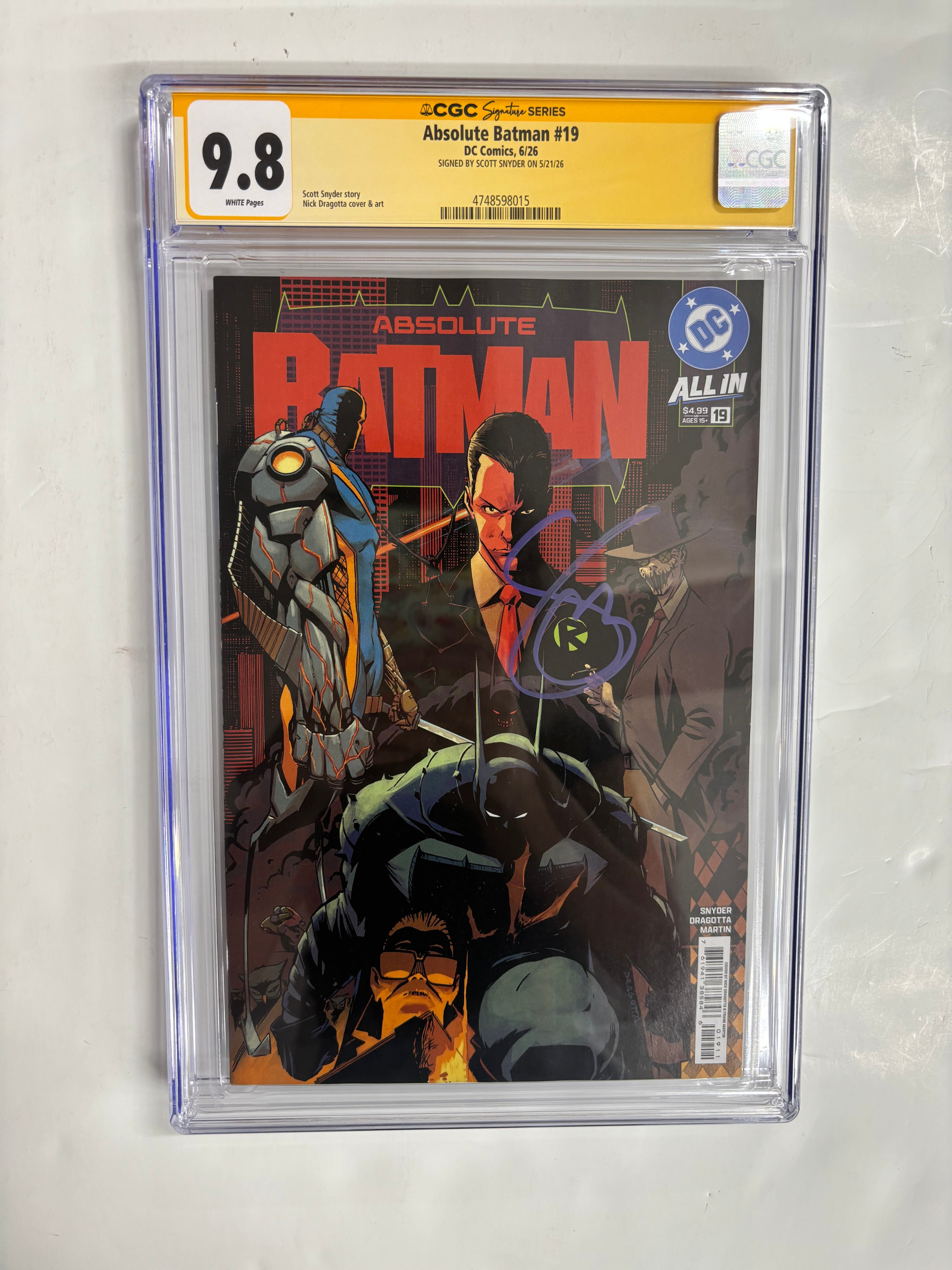 CGC 9.8 yellow slab absolute Batman #19 Dragotta and Martin cover signed by Scott Snyder