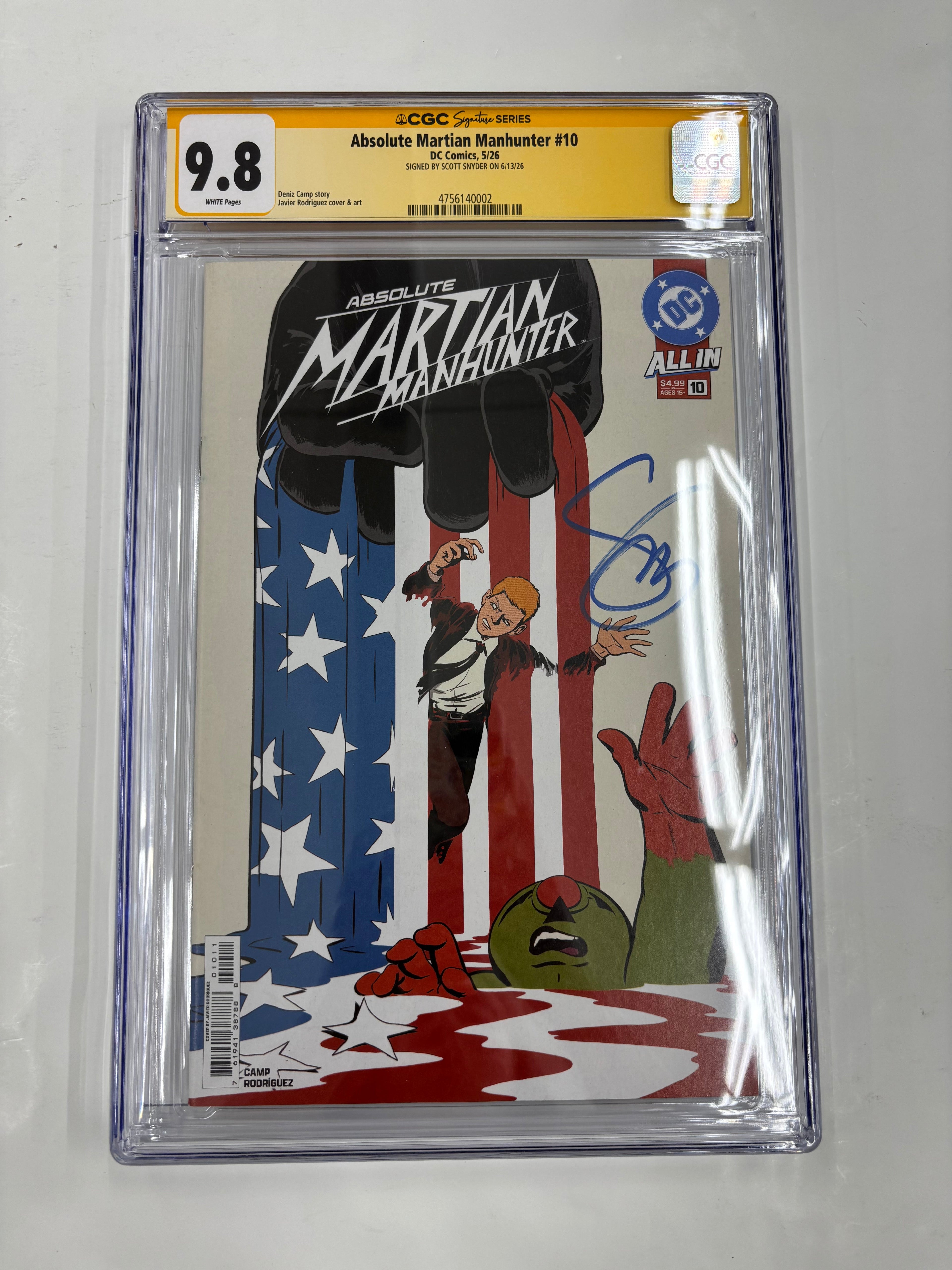 YELLOW SLAB CGC 9.8 absolute Martian man hunter signed by Scott Snyder