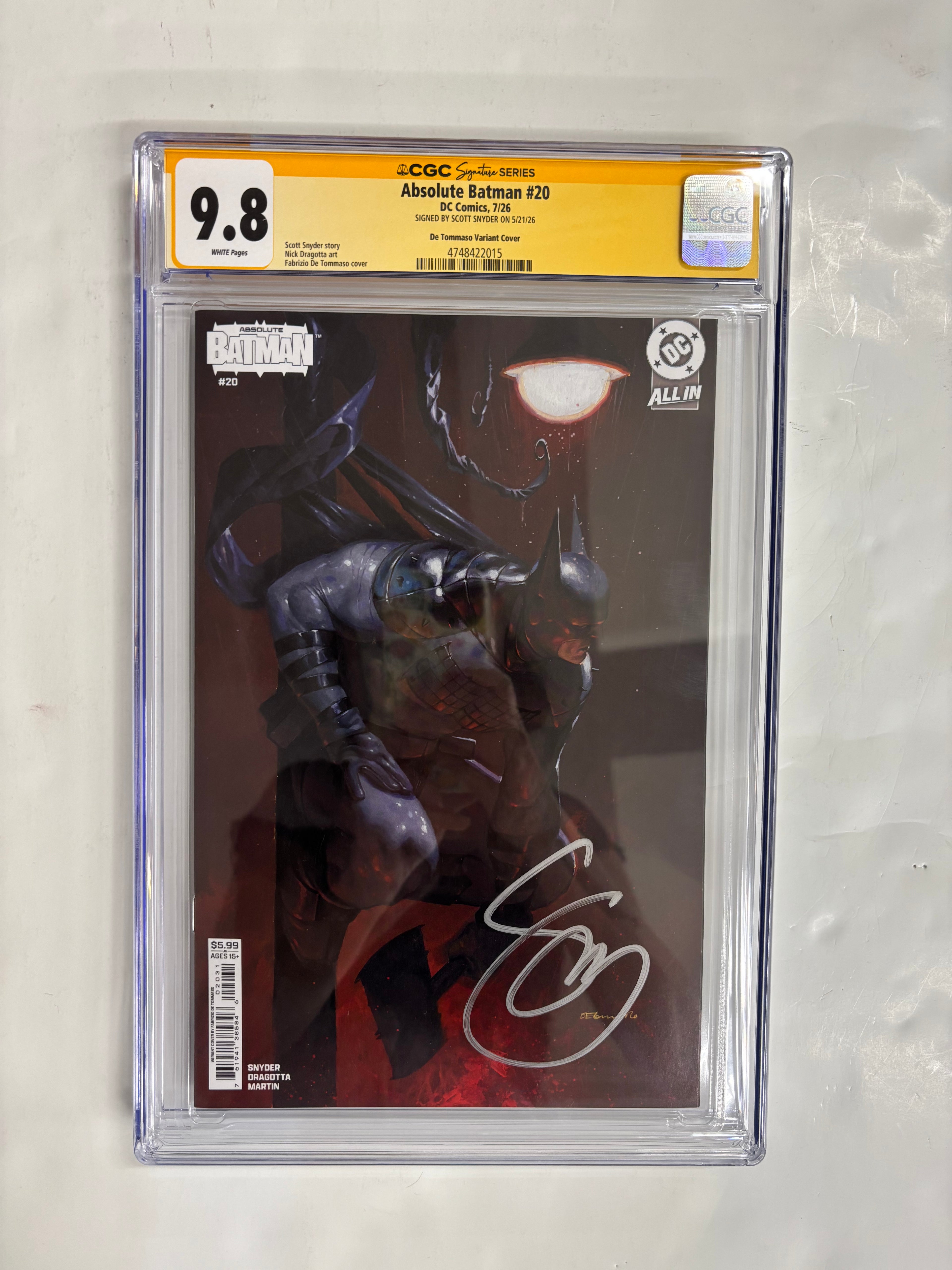 CGC 9.8 Yellow slab absolute Batman #20 de tommaso variant signed by Scott Snyder