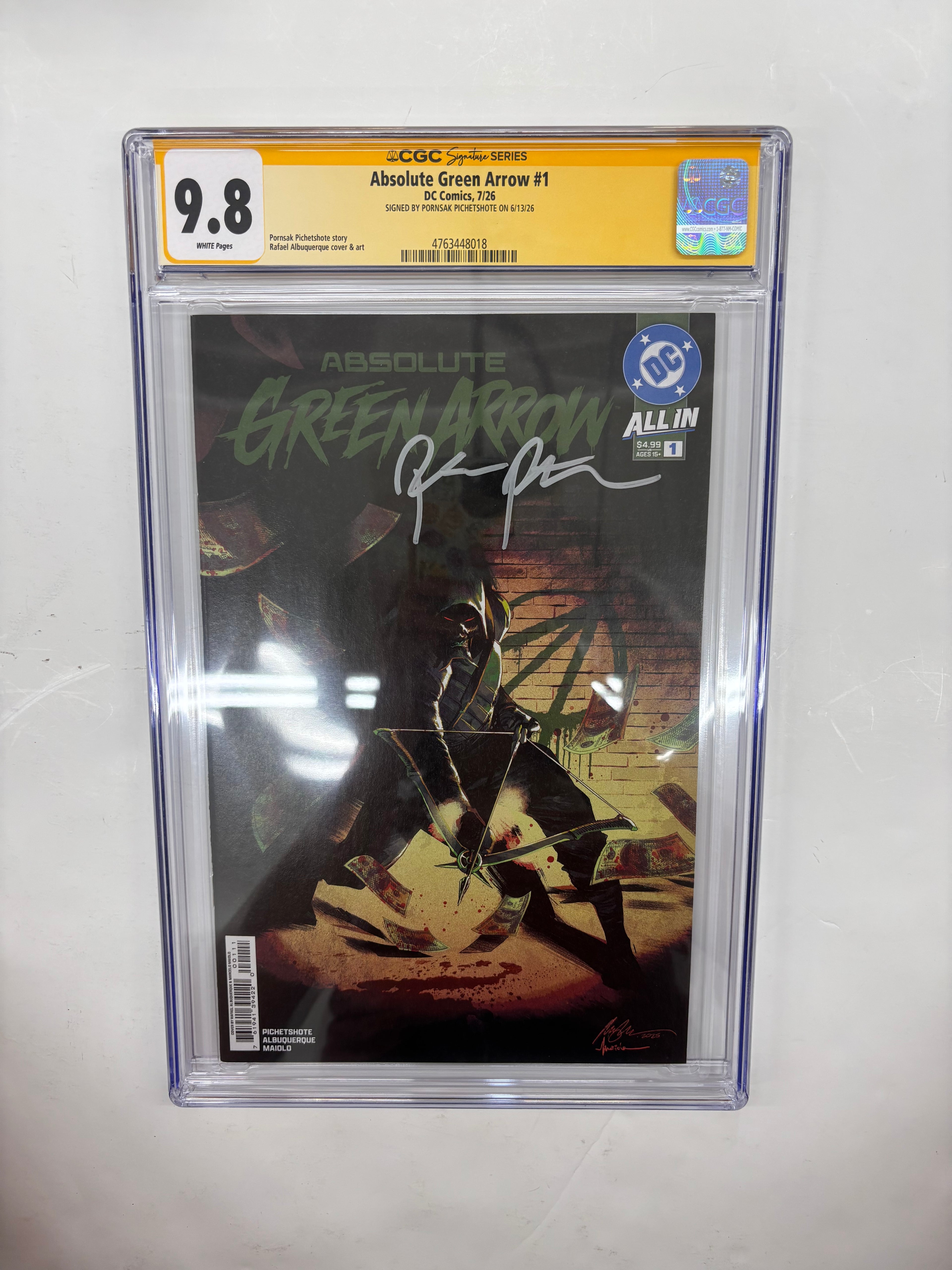PICHETSHOTE SIGNED absolute green arrow #1 cgc 9.8 yellow label