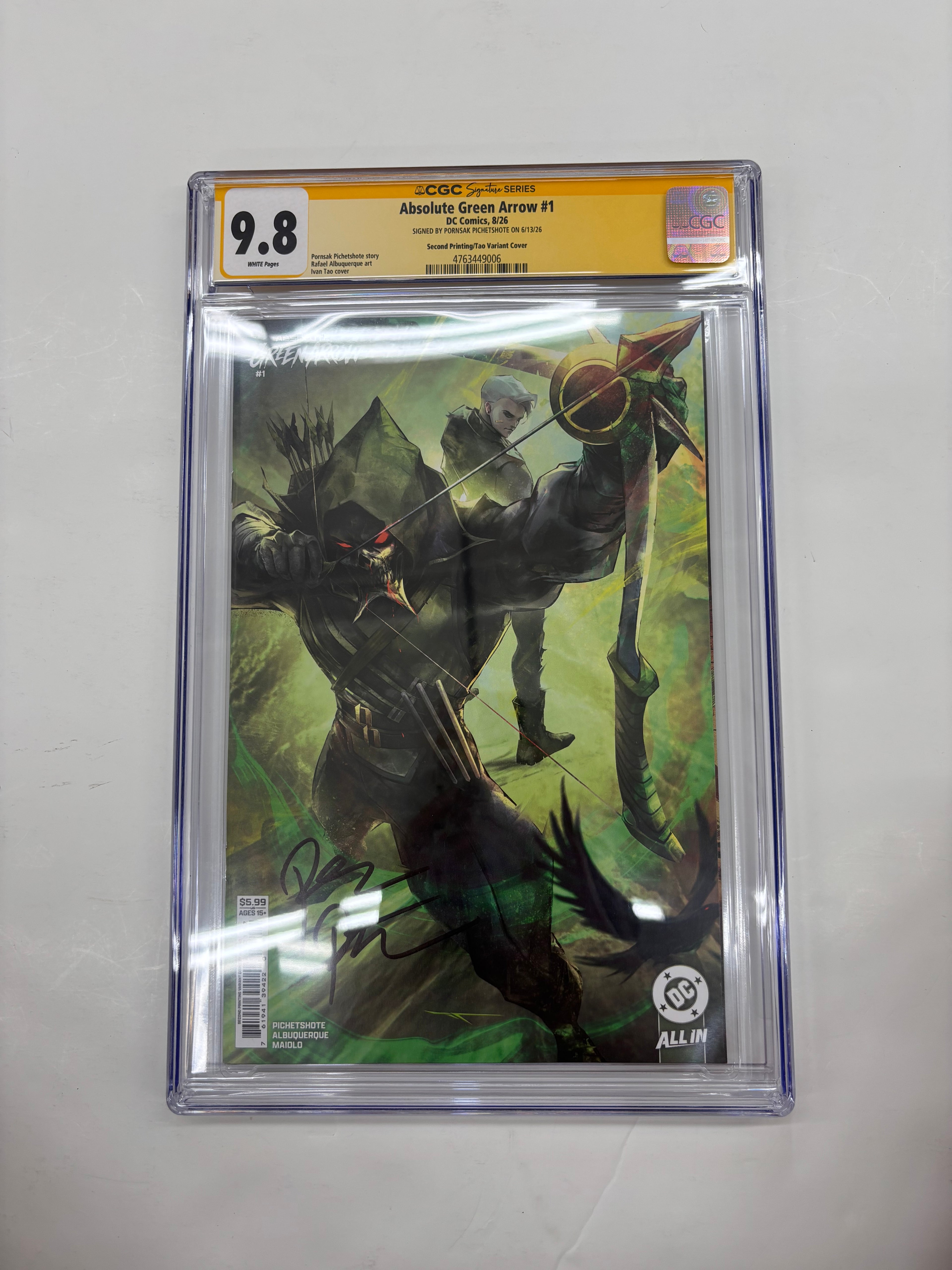 PICHETSHOTE SIGNED absolute green arrow #1 2nd printing tao variant