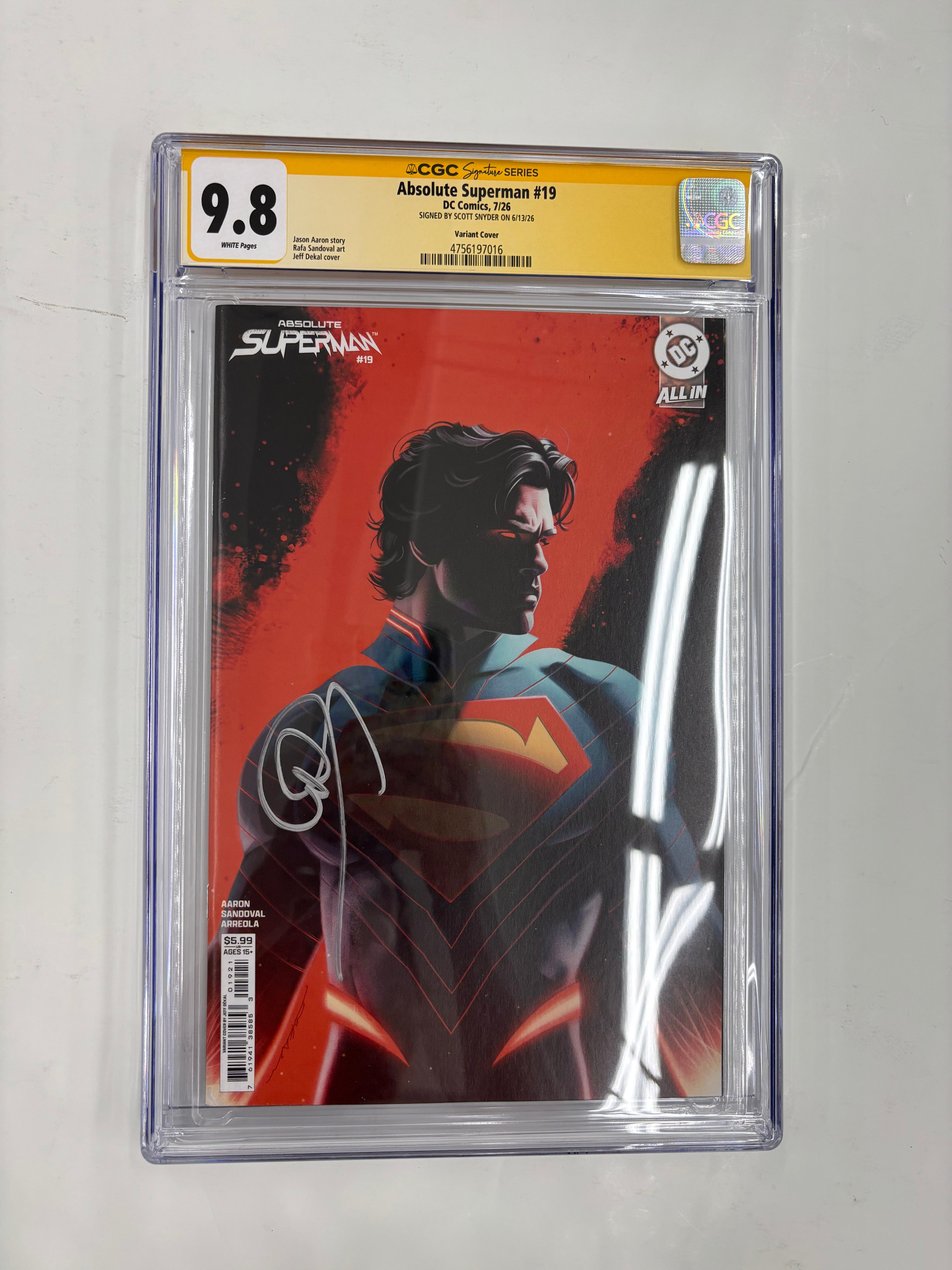 YELLOW SLAB cgc 9.8 absolute Superman #19 dekal variant cover