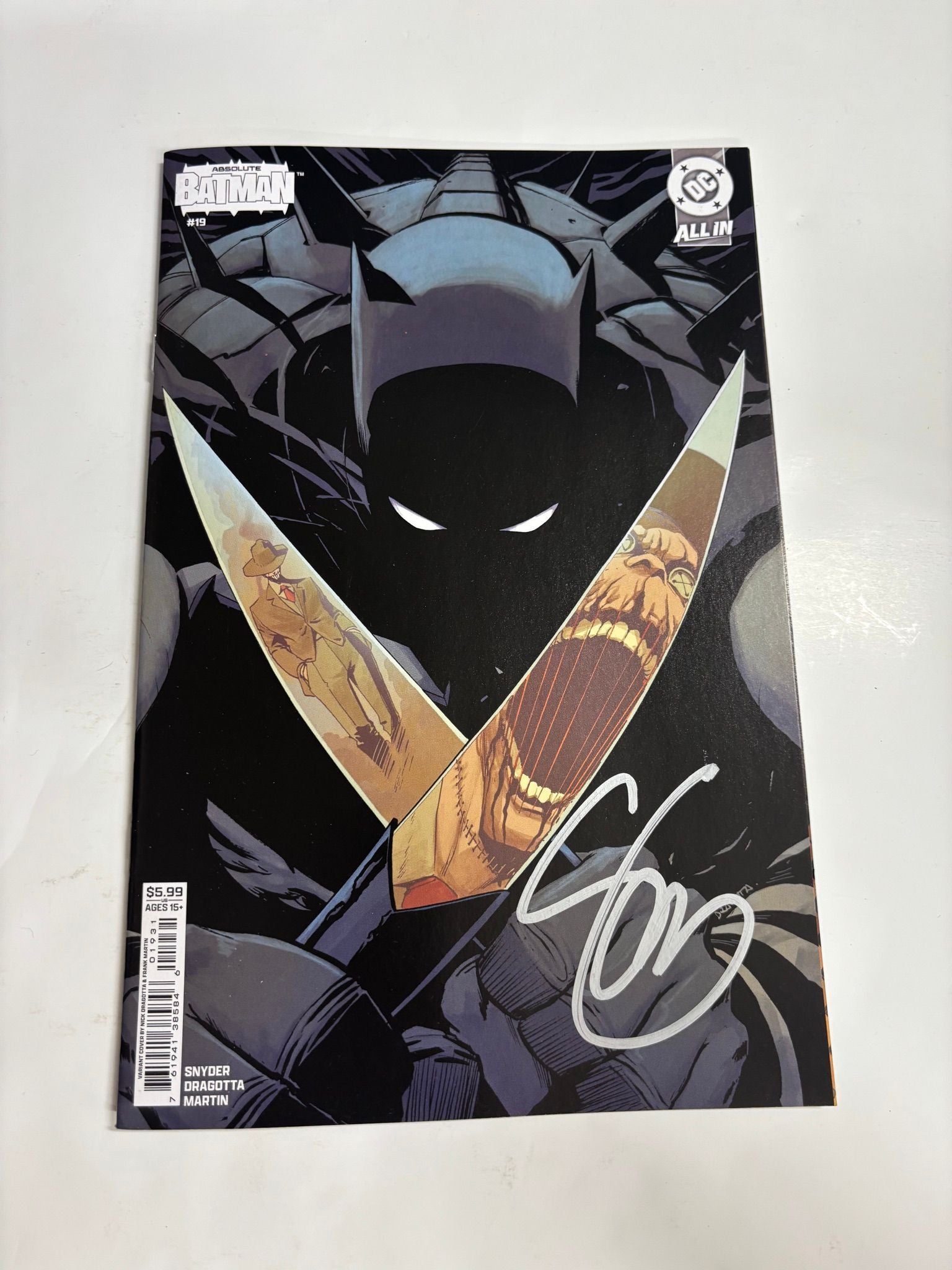 SNYDER SIGNED absolute Batman #19 martin dragotta variant