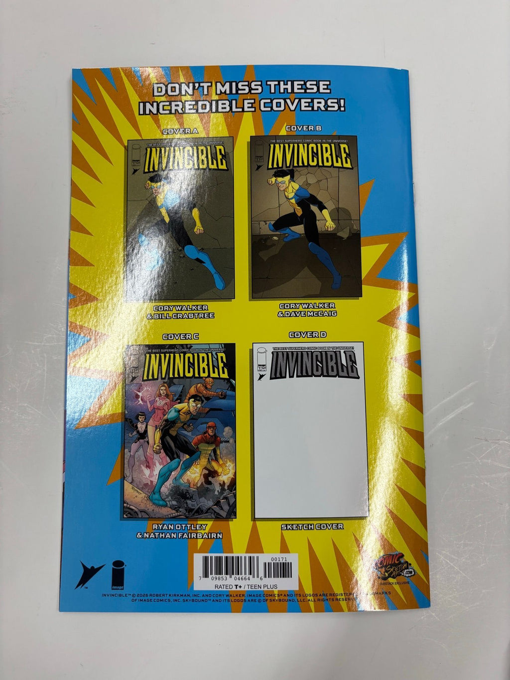 Invincible #1 foil flying with omniman variant