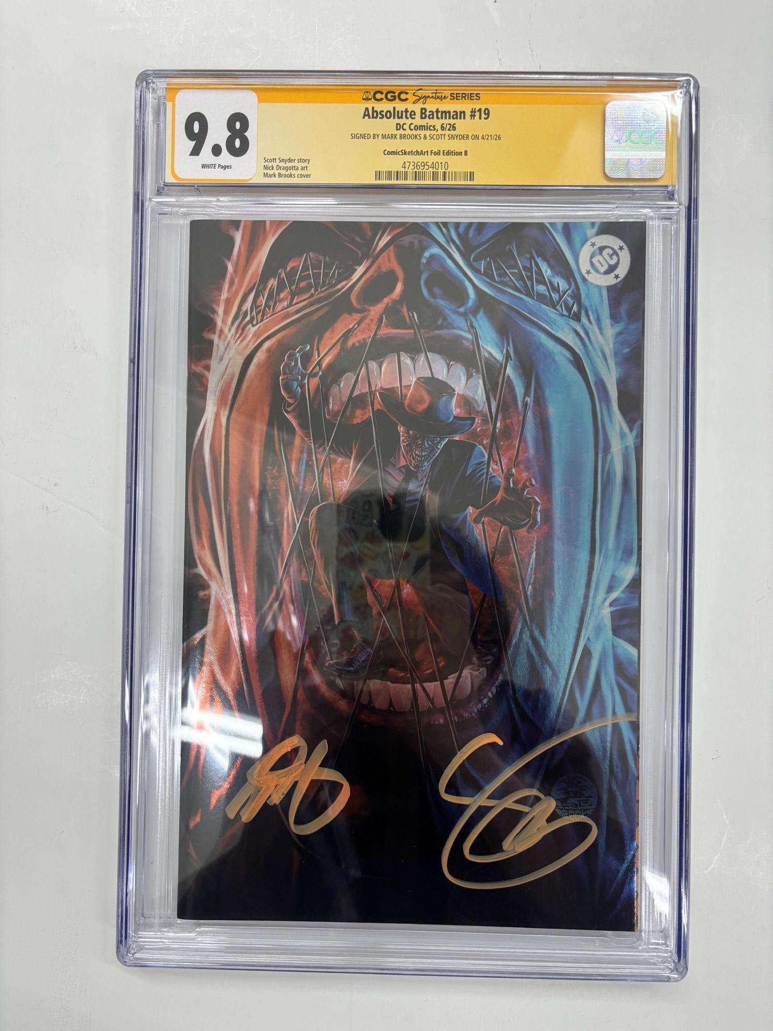 VIRGIN YELLOW SLAB cgc 9.8 absolute Batman #19 signed by brooks and Snyder