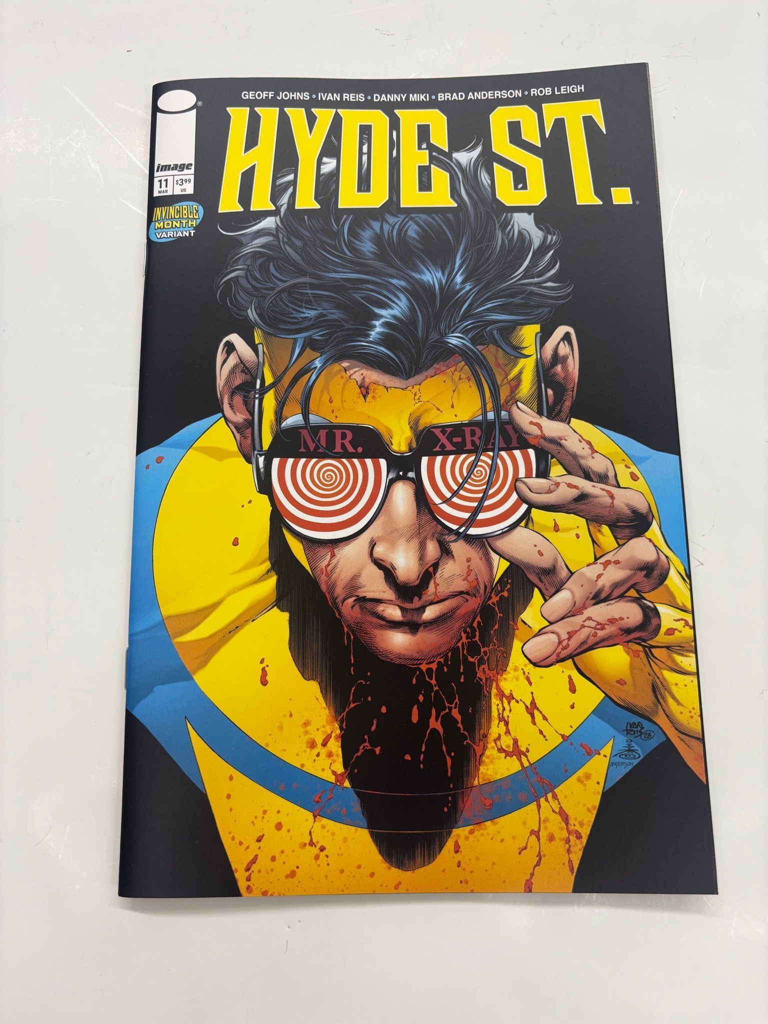 OTTLEY SIGNED Hyde street #11 invincible month variant
