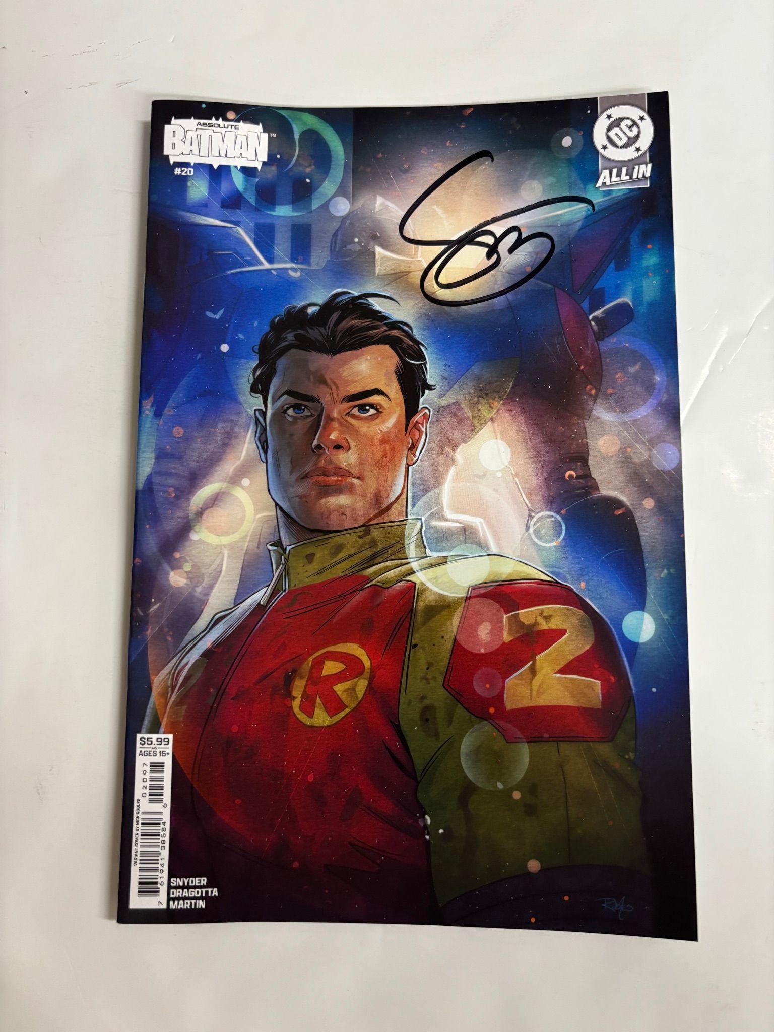 SNYDER SIGNED absolute Batman #20 Robles variant