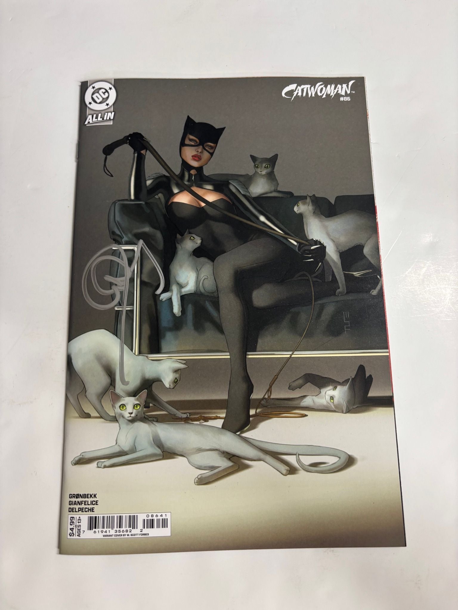 SNYDER SIGNED Catwoman #86 Forbes variant